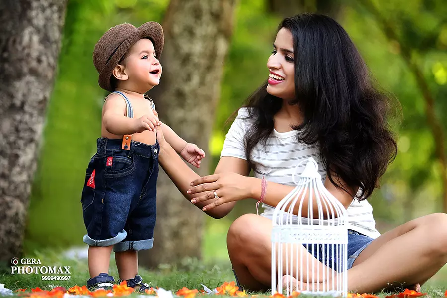 Maternity photography in Delhi by Gera Photomax