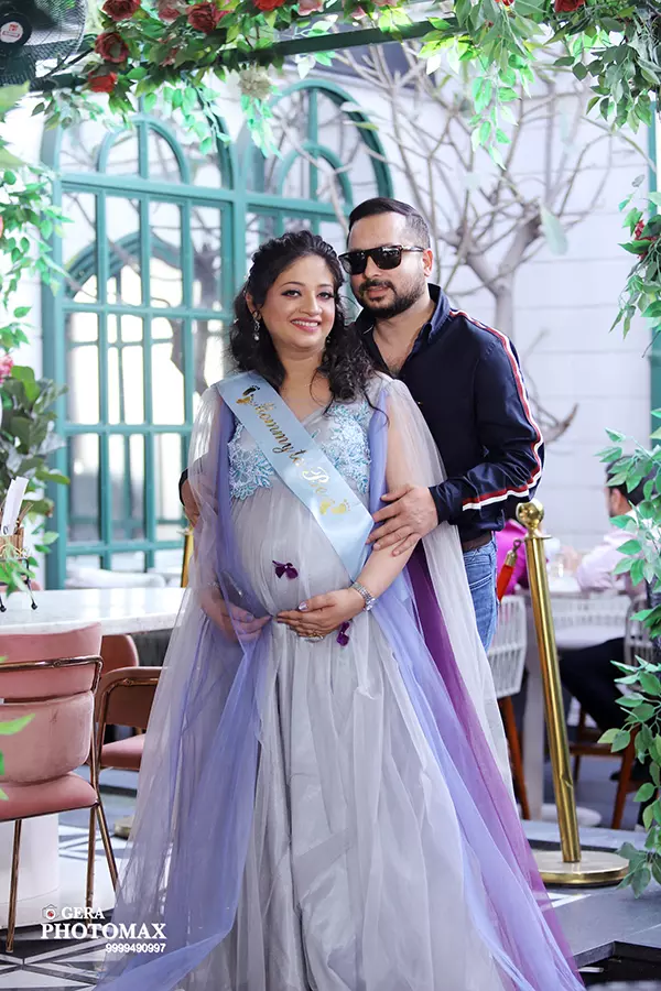Maternity photography in Delhi by Gera Photomax