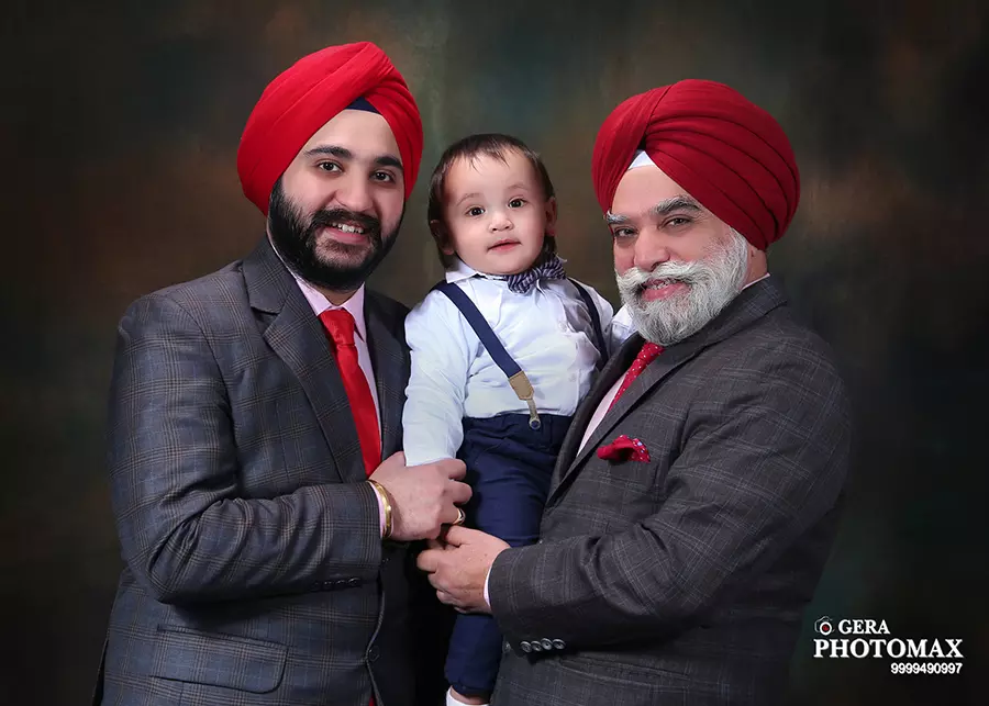 Maternity shoot photographer in Delhi