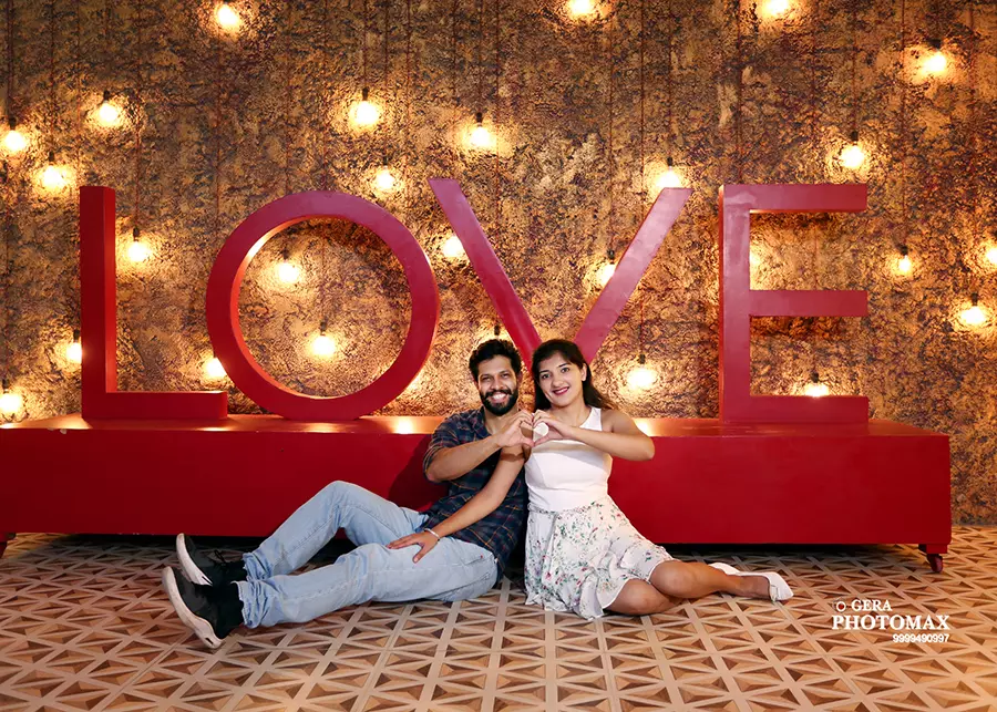 Couple shoot photographer in Delhi NCR
