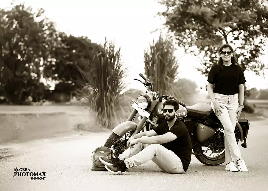 Engagement photographer in Delhi